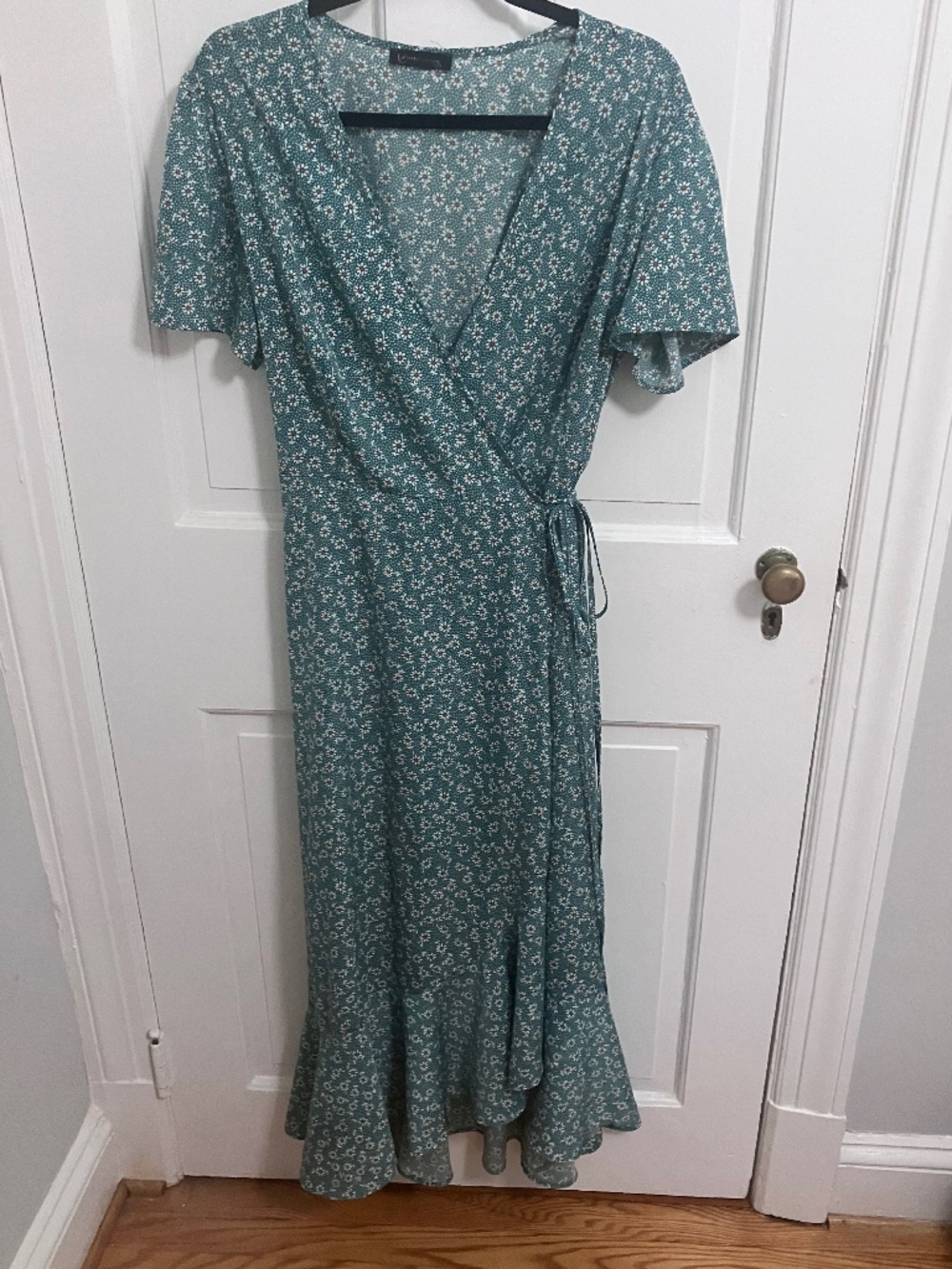 🌼 Ditzy Floral Flutter Sleeve TRUE Wrap Dress 🌼
